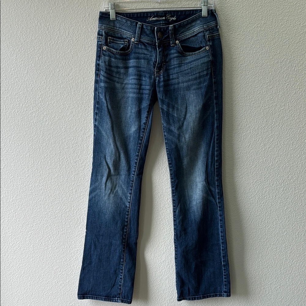 American Eagle Low Rise Bootcut Jeans Size 2 EUC